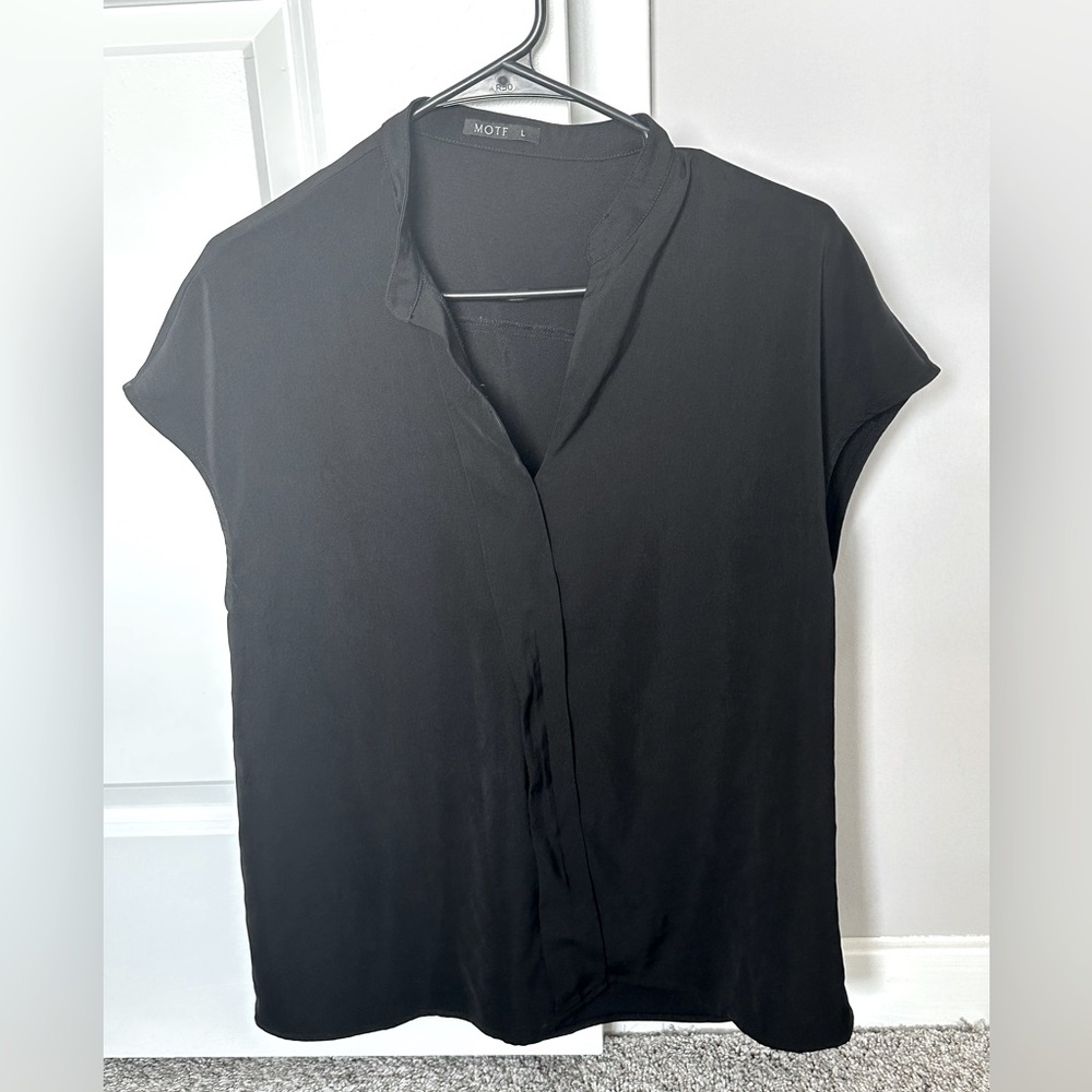 Black sleeveless top